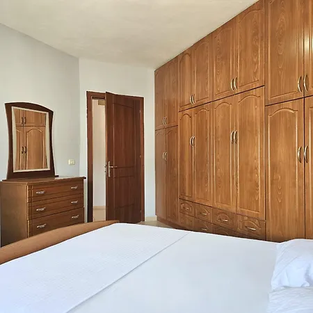 Apartman In With Sea View 296